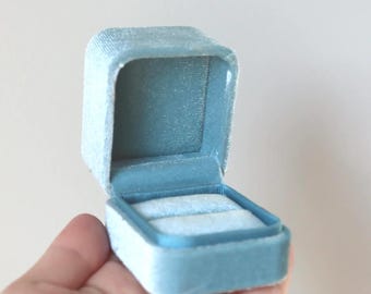ティールブルーベルベットリングボックス：婚約プロポーズティール
