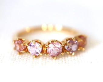 Fascia di spinello rosa naturale con spinello color pesca, regalo di anniversario di matrimonio di ispirazione vittoriana, gioiello rosa per regalo di fidanzamento, misura 7, oro 14 carati.