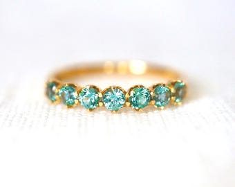 Anello Eternity in zaffiro verde acqua in oro giallo 14 carati, zaffiro Montana minimale con zaffiri tagliati con precisione, misura 7