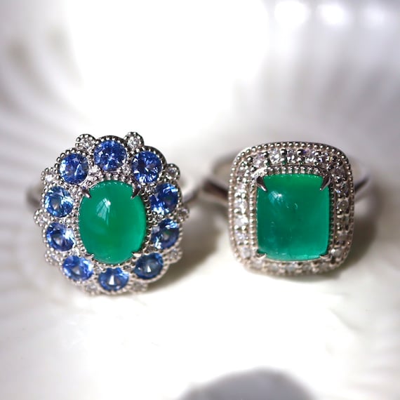 Emerald Cabochon Sugarloaf Ring single cut diamond Halo Ring Vivid Green Natural Emerald Gemstone Diamond Solid 14K. 14K white gold US7.
