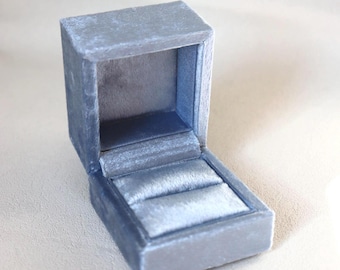 Velvet Blue Velvet Ring Box: Engagement Proposal Blue Ring Box Cute proposals ring box