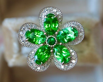 Green Tsavorite Ring with Diamond Mint Garnet Floral Engagement Ring Tsavorite Statement Ring Clover Ring. 14K White Gold Size 7.