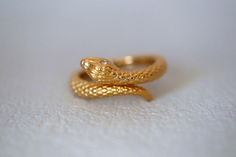 THJEW Retro Gold Snake Ring - 14K Gold Plated Adjustable Punk Gothic Spiral Wrap Ring For Women & Men