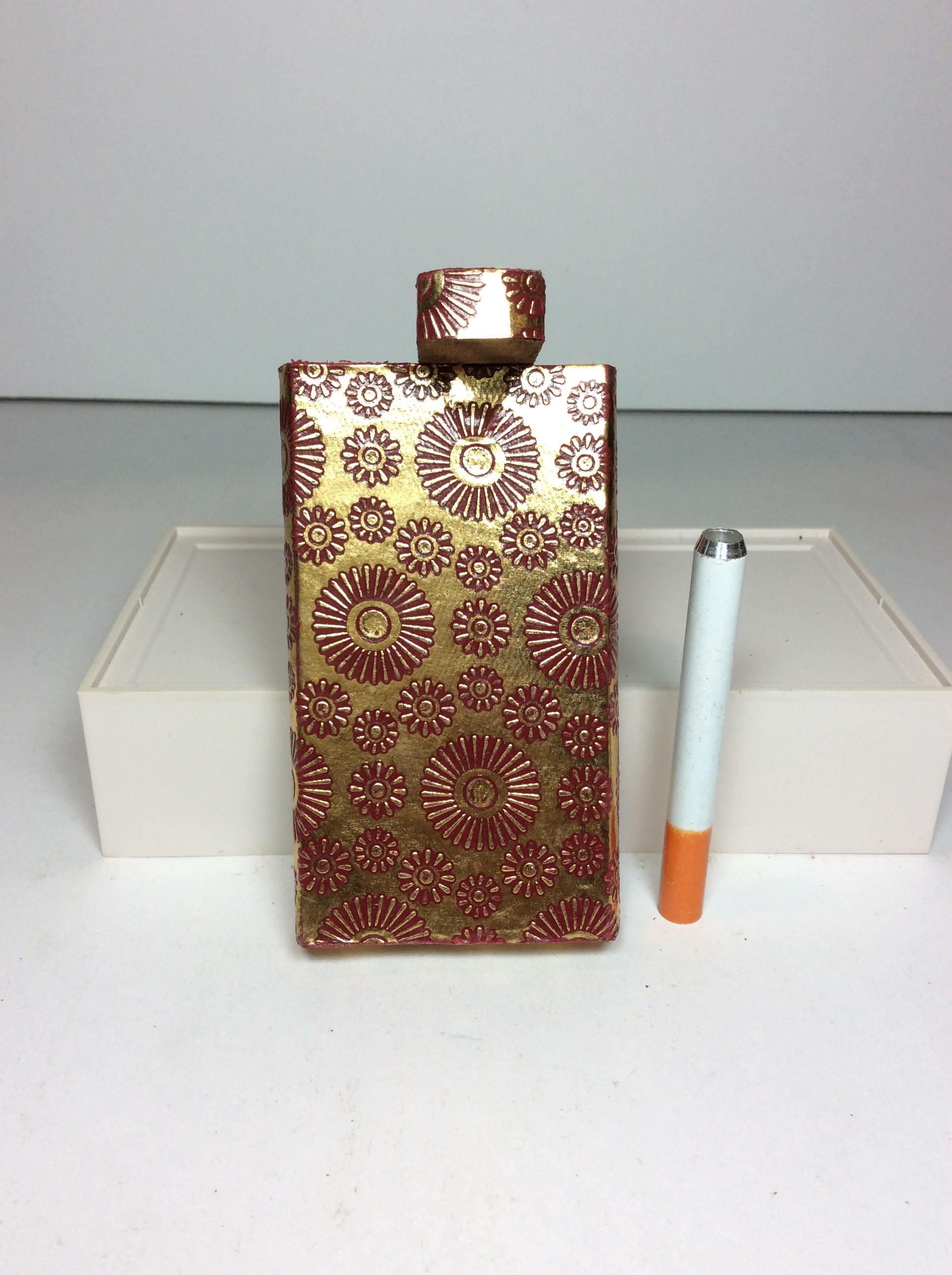 One Hitter Dugout Floral Flower RED Glossy HOLO GOLD Shiny Material Fabric  on Wood Spring Loaded 4
