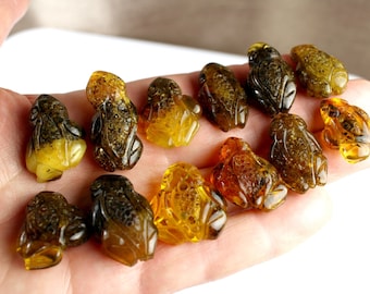 FROGs Handmade Miniature Carved Mixed Figurine Genuine Baltic Amber LOT210