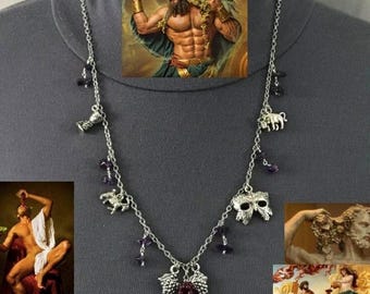 Dioniso: Dios del éxtasis. Collar artesanal de Baco, mitología griega y romana, con uvas, toro, copa de vino, carnero, máscara de hoja y virutas de amatista.