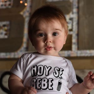 Hoy Se Bebe Unisex Onesie