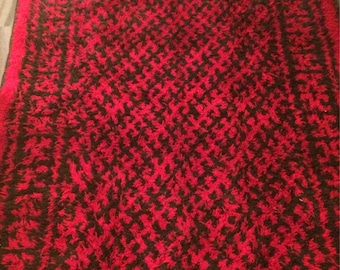 Vintage Algerian Guebela Rug - free shipping, Moroccan rug, Tapis, Turkish rug, Persian rug, red and black rug, shag rug, Oriental rug