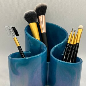 Make up Brush Holder Stylish Blue Epoxy Resin Trinket Organiser Pen Holder Gift for Friend Bathroom Decor Makeup Artist