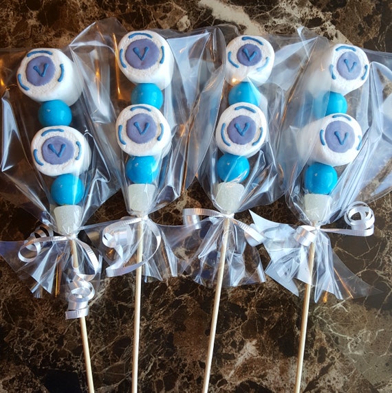 These Fortnite Marshmallow pops are unique as can be! V bucks are