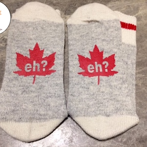 Kanadisches Ahornblatt (Wort Socken - Lustige Socken - Neuheit Socken) - mit "eh?" im Ahornblatt