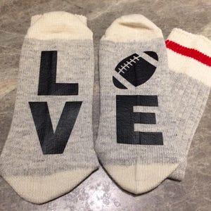 L O V E (Calcetines de palabras - Calcetines divertidos - Calcetines novedosos) para fanáticos del deporte