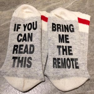Wenn Du das lesen kannst ... Bring mir die Fernbedienung (Wort Socken - Lustige Socken - Neuheit Socken)