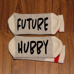 Future ... Hubby (Wort Socken - Lustige Socken - Neuheit Socken)