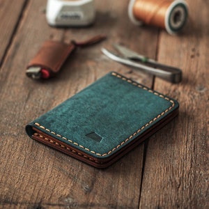 Luava handmade leather wallet Ranch card holder. Made in Finland with vegetable tanned full grain leather. Color option shore front