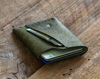 Vortex Wallet | Handmade minimalist leather wallet | green card holder | green front pocket wallet | card wallet | handmade in Finland