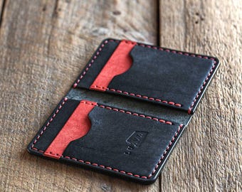 Cartera Ranch / Tarjetero de cuero hecho a mano con cuero italiano de grano completo curtido vegetal, billetera negra / Hecho en Finlandia