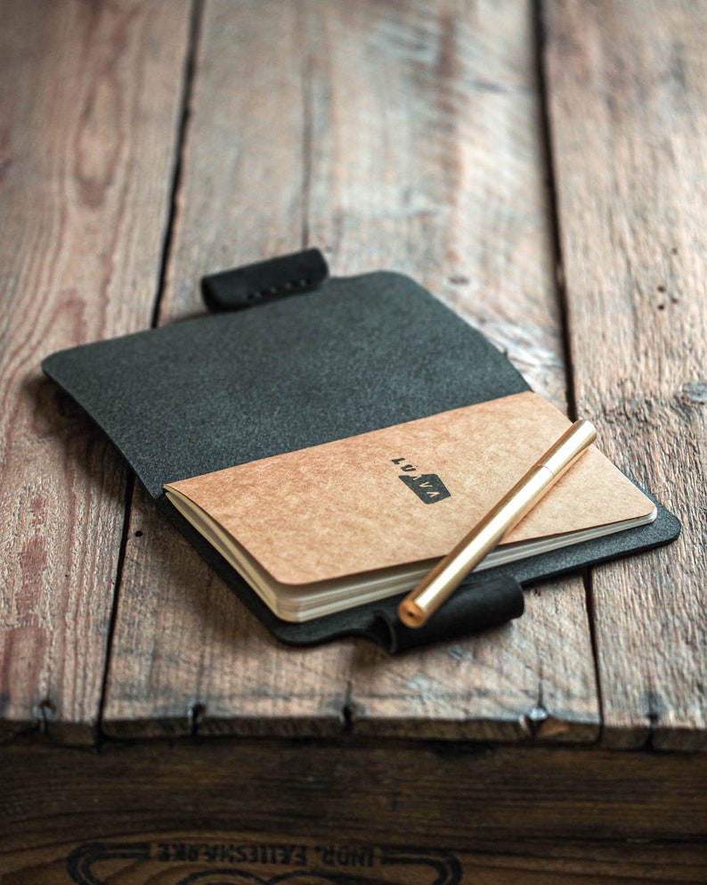 Luava handmade leatherjournal black open