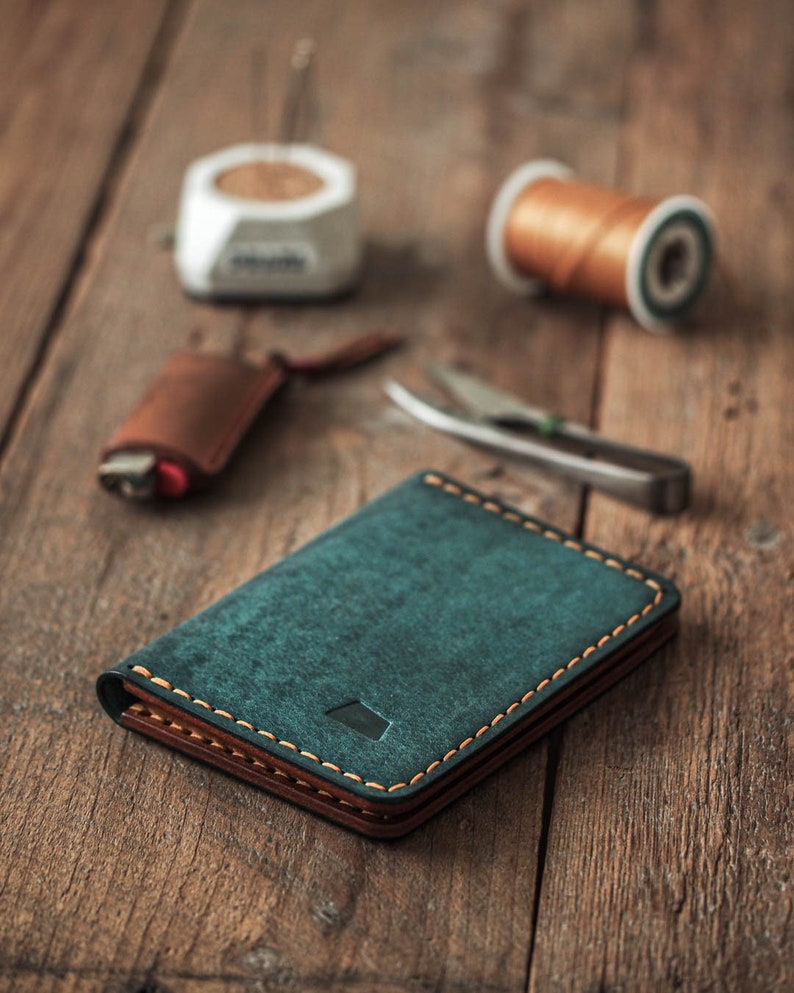 Luava handmade leather wallet Ranch card holder. Made in Finland with vegetable tanned full grain leather. Color option shore front