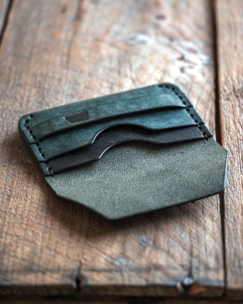 Luava handmade leather wallet card holder Gofer made in finland with vegetable tanned full grain leather. color option nocturnal open