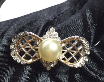 Vintage Designer Brooch * REJA * beaded Rhinestones * Petite Elegant * mid century