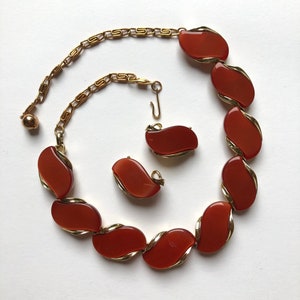 Vintage Autumn Thanksgiving Red Brown Jewelry Set | Designer Lisner | Ear clips necklace