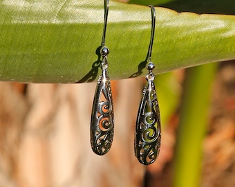 Hollow-out Silver Boho Chic Dangle and Drop Earrings, Dangling Sterling Silver Teardrop Earrings, Bali Style, Bohemian, Lever Back Wire (R)