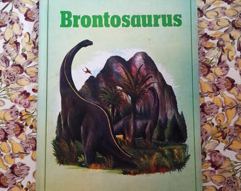 Livro infantil clássico ~ Brontossauro, de Angela Sheehan - Capa dura, 1981