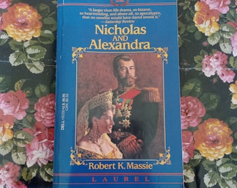 Vintage Mass Market Paperback ~ Nicholas and Alexandra by Robert K. Massie ~ 1985 BB # L