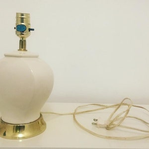 VIntage White Ceramic Table Lamp