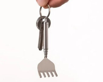 Mini telescopic metal back scratcher key ring - Extendable rake massager from 9 to 16 cm for relaxation and well-being