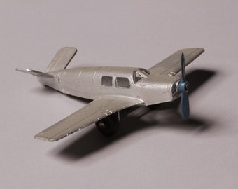 Vintage Tootsie Toy Beechcraft Bonanza, Silver TOY-0105