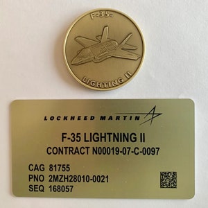Lockheed Martin F-35 Lightning II Joint Strike Fighter Typenschild & Challenge Coin GRP-F-35