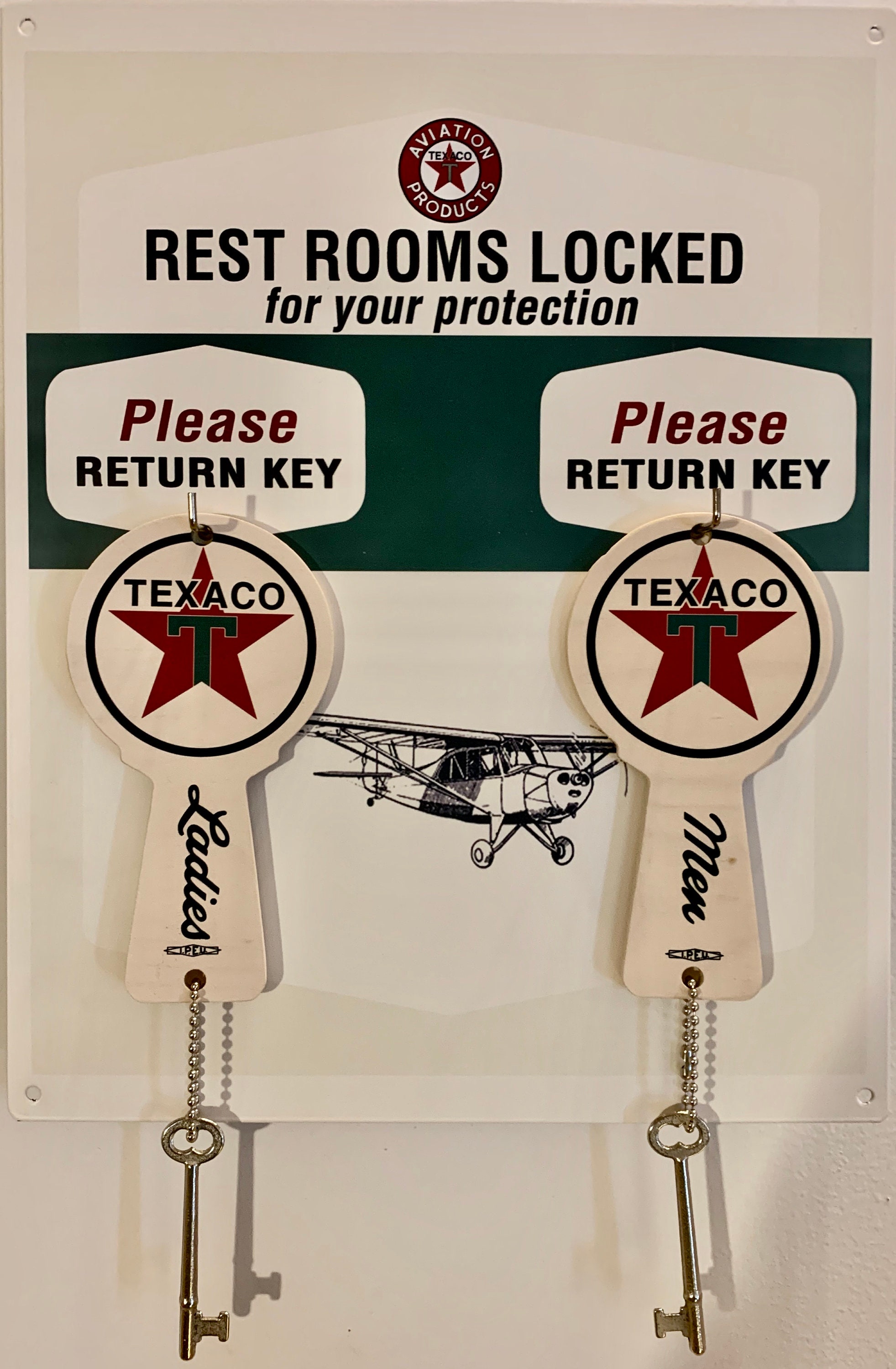アメリカンビンテージ電鍵 Vintage-style Texaco Aviation Products Bathroom Key Fobs