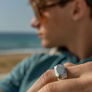 Avant-Garde Geometric Ring with Cubic Crystal Texture and Matte Finish A Statement Piece of Simplicity and Elegance image 4