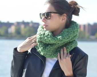 Infinity Wool Scarf Green Cowl Snood Knitted Neck Warmer Wool Scarf Circle Scarf Hand Knit Scarf Hood Cowl Handmade Knit Scarf Snood Women