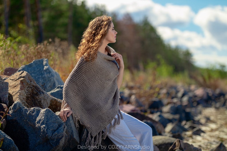 KNITTED PONCHO WITH FRINGING LADY LAKE main image 0