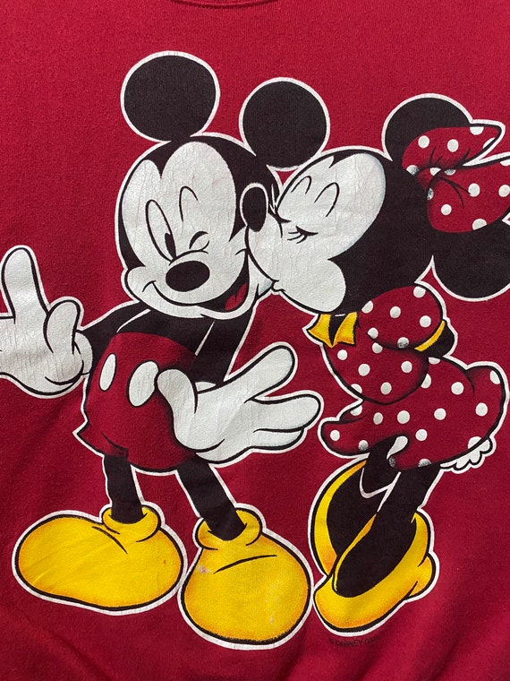 Vintage Mickey Mouse and Minnie Mouse kissing sweatsh… - Gem Vintage Mickey Mouse and Minnie Mouse kissing sweatsh… - Gem