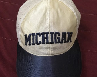 Cappellino da camionista Nike vintage anni '90 della Michigan University, colore bianco, taglia unica per adulti