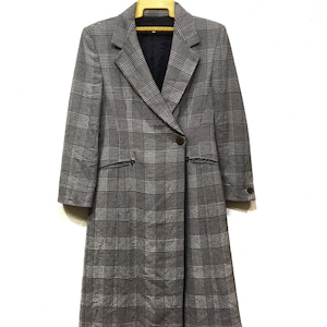 Giorgio Armani vintage women  trench coat made in Italy size 40