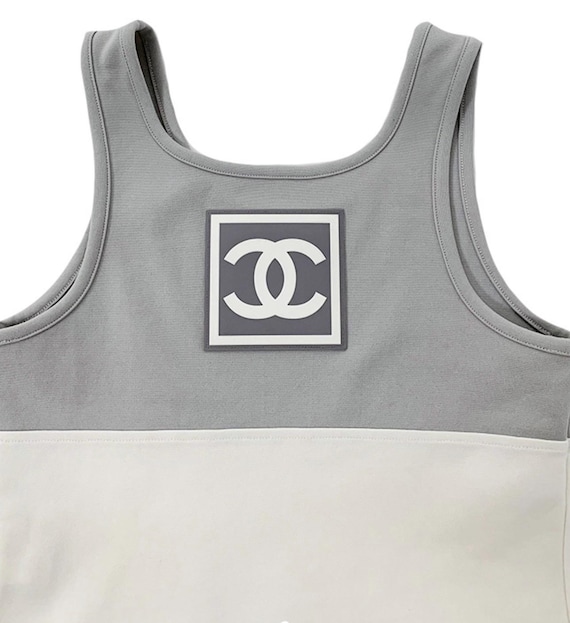 CHANEL 2001 スポーツ コットンタンクトップ ノースリーブ ココマーク Authentic 2001 Chanel CC Logo Sport Tank Top Woman Size 36 - Etsy