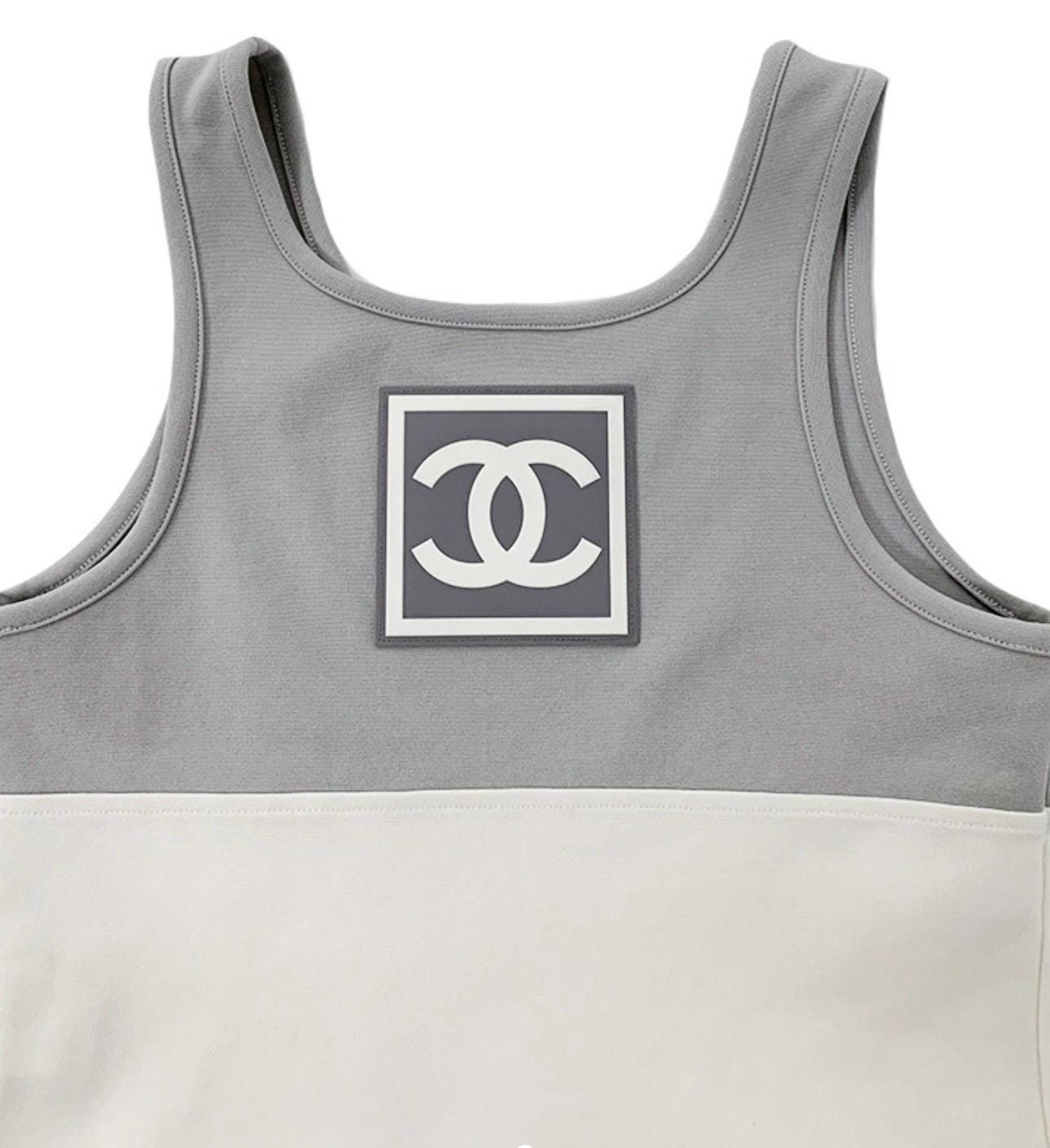 CHANEL 2001 スポーツ コットンタンクトップ ノースリーブ ココマーク Authentic 2001 Chanel CC Logo Sport Tank Top Woman Size 36 - Etsy
