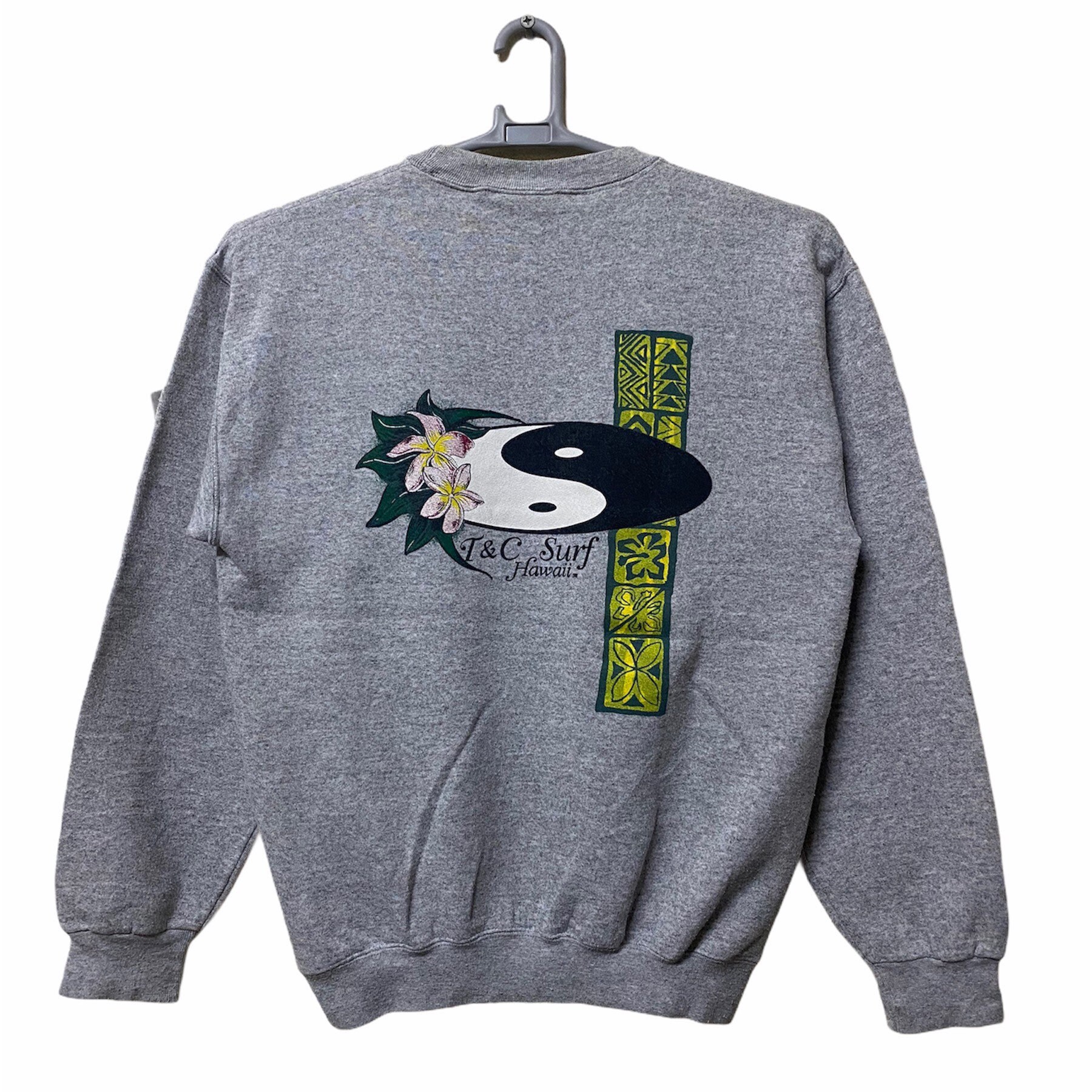 Vintage 80s T & C Ying Yang town and country hawaii surf design Hawaii surfboard sweatshirt M size