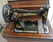 Antique Singer 28K Victorian decals Hand crank sewing machine With Coffin like Case(1905)