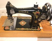 Rare Vintage Singer Sewing Machine 128K With quot La Vencedora quot Variant Decals, Hand Crank Vintage Old sewing Machine, vintage Xmas Gift