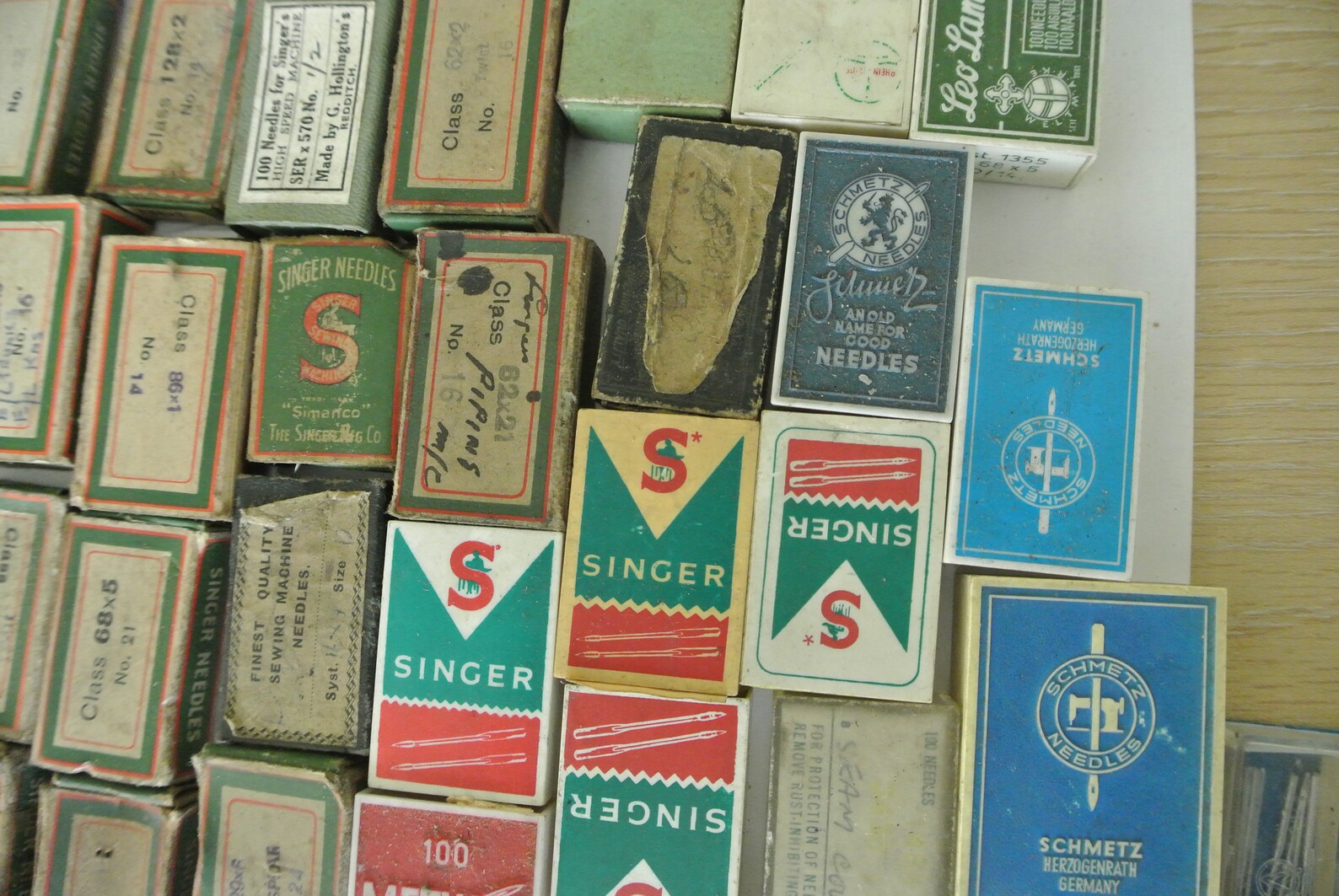 Sewing machine needles singer