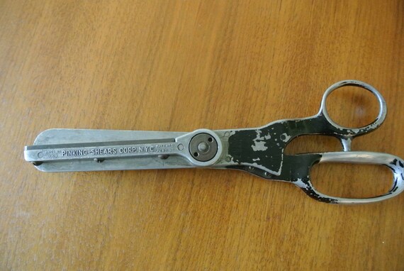 Large on sale pinking shears