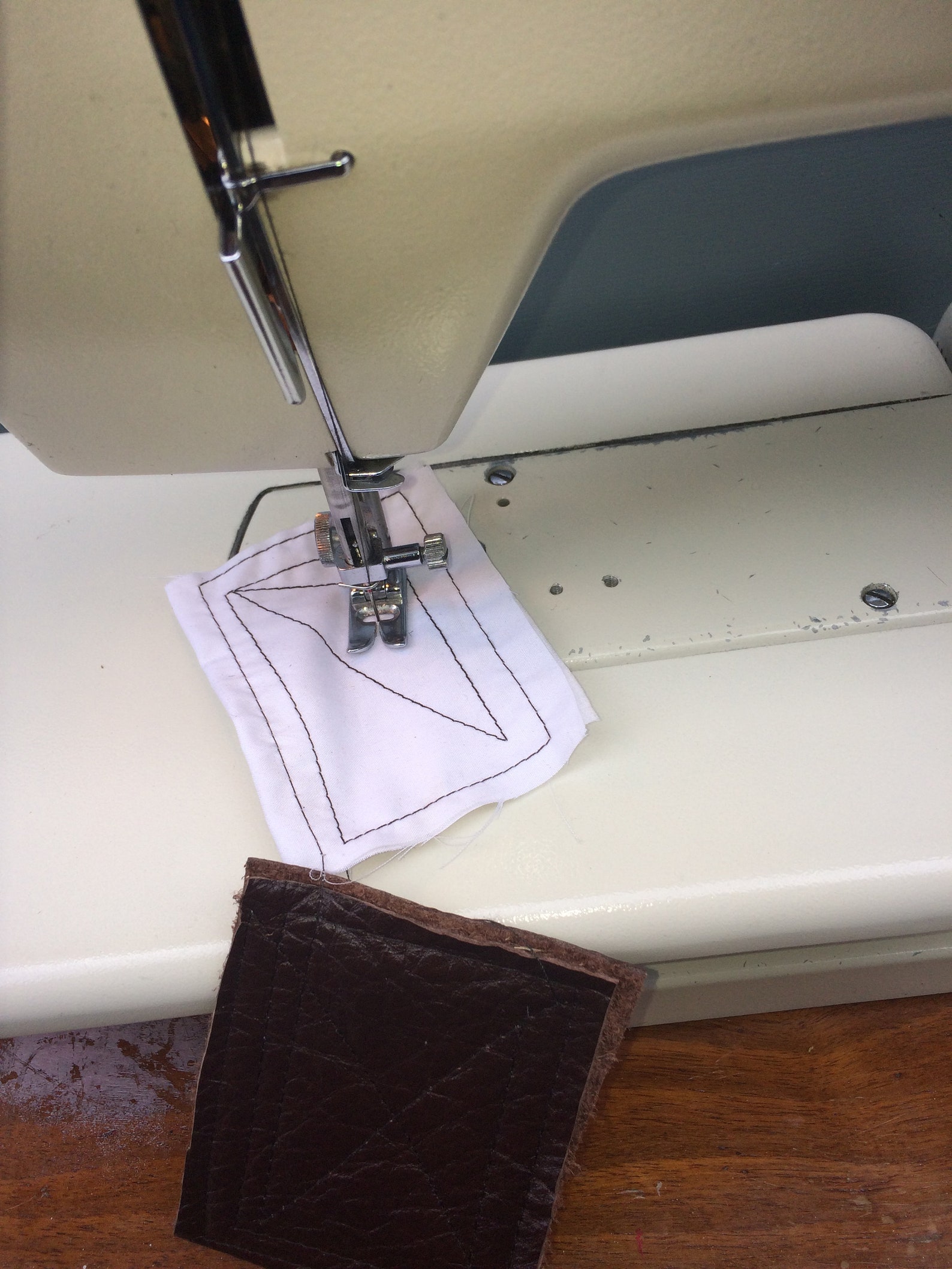 Jones Zig Zag Cylinder Arm Vintage Electric Sewing Machine Etsy