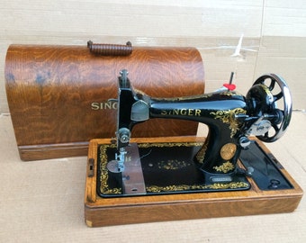 Antica macchina da cucire Singer anni '20 Macchina da cucire portatile  Cassa in legno curvato Arredamento antico -  Italia