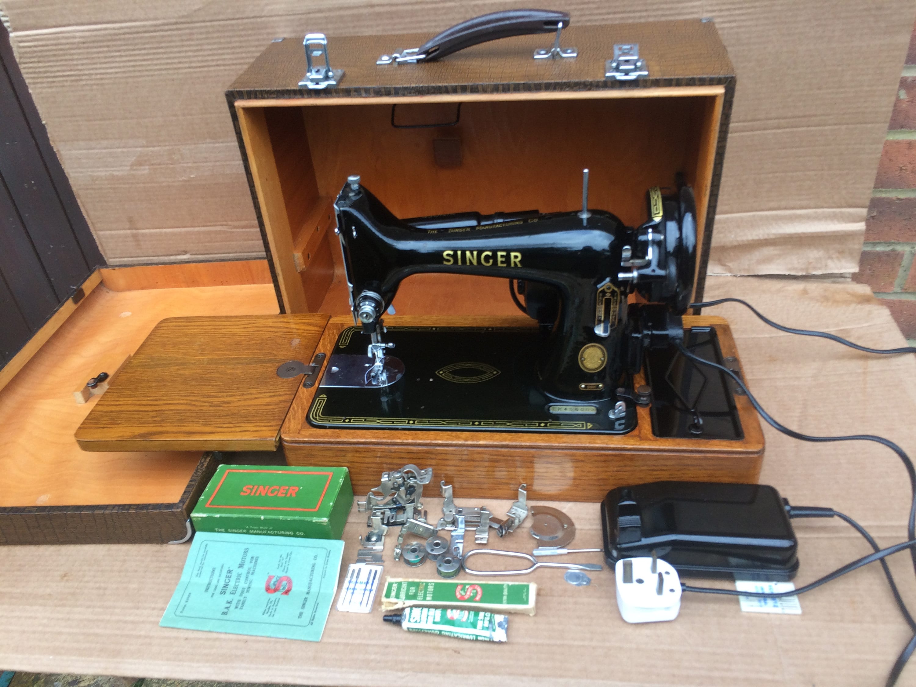 Singer Zipper Foot Snap On Fits Singer Sewing Machine Part #507836